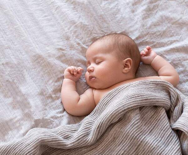 Ba mẹ hãy lựa chọn tên đệm hợp lý nhất để đặt cho “thiên thần nhỏ” của gia đình